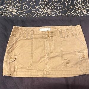Abercrombie & Fitch Tan Cargo Mini Shirt Preowned Size 6 Vintage it’s Beautiful